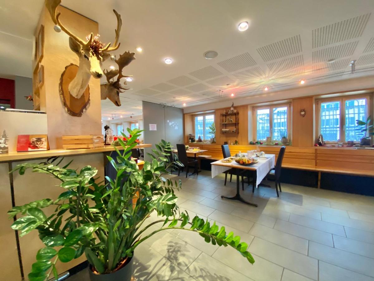 Hotel Hirschen Hinwil 外观 照片