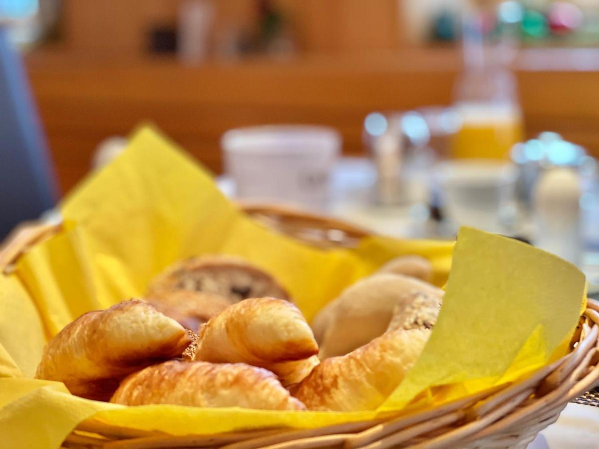 Hotel Hirschen Hinwil 外观 照片